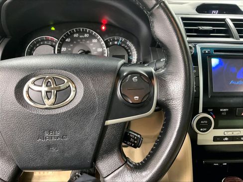 Used 2013 Toyota Camry XLE image 24