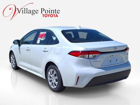 Used 2026 Toyota Corolla LE FWD image 3