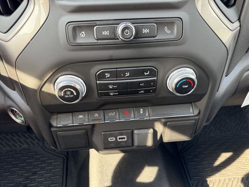 Used 2025 GMC Sierra 1500 Pro w/ Pro Value Package AWD/4WD image 18