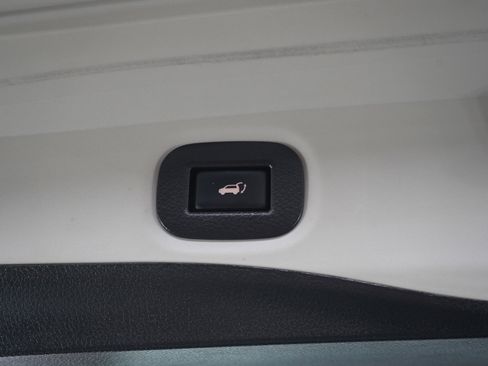 Used 2016 Nissan Rogue SL w/ SL Premium Package AWD/4WD image 11