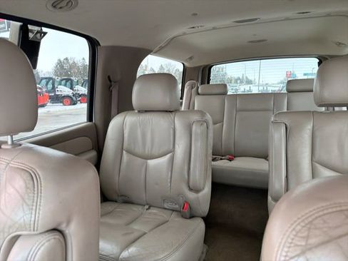Used 2003 Chevrolet Suburban LT w/ LT Preferred Equipment Group image 17