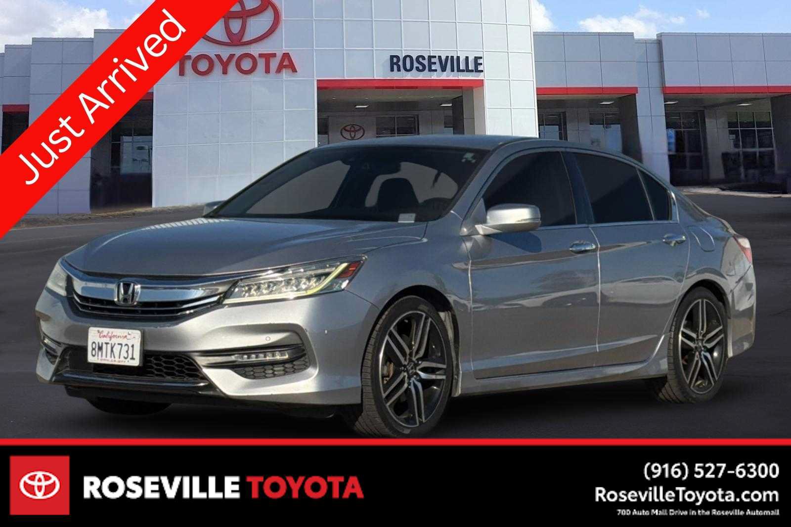 Used 2017 Honda Accord Touring image 1