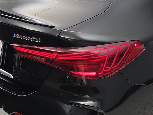 Used 2025 BMW 440i xDrive Coupe w/ Premium Package image 36
