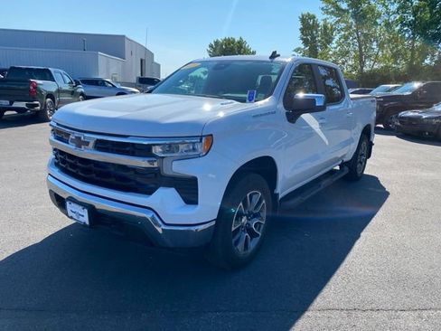 Used 2025 Chevrolet Silverado 1500 LT w/ Leather Package AWD/4WD image 1