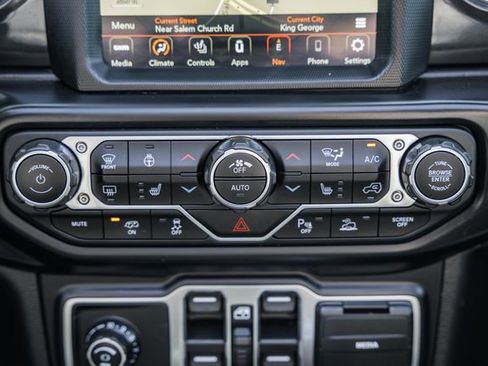 Used 2022 Jeep Wrangler Unlimited Rubicon w/ Trailer Tow Package AWD/4WD image 39