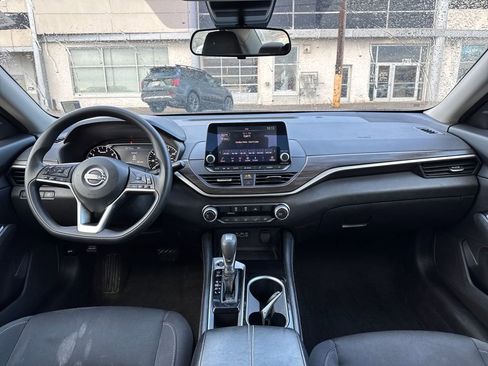 Used 2023 Nissan Altima 2.5 SV image 12