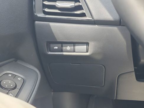 New 2026 Nissan Sentra SV w/ SV Convenience Package FWD image 19