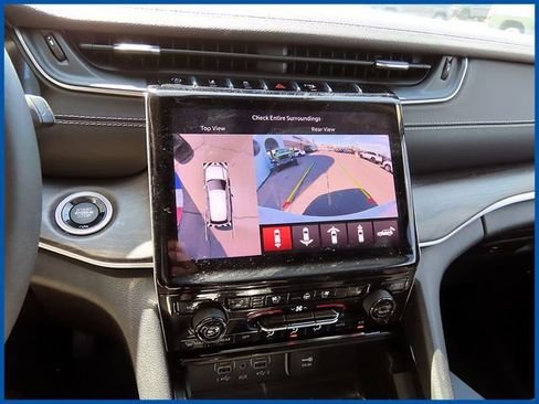 Certified 2023 Jeep Grand Cherokee L Limited w/ Luxury Tech Group II AWD/4WD image 20