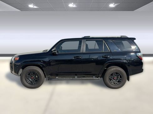 Used 2022 Toyota 4Runner SR5 Premium image 2