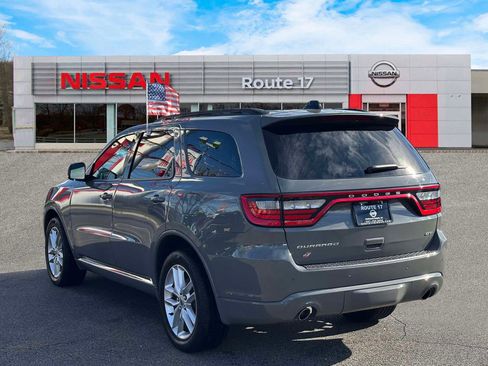 Used 2023 Dodge Durango GT image 3