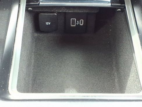 Used 2023 Lincoln Corsair AWD image 17