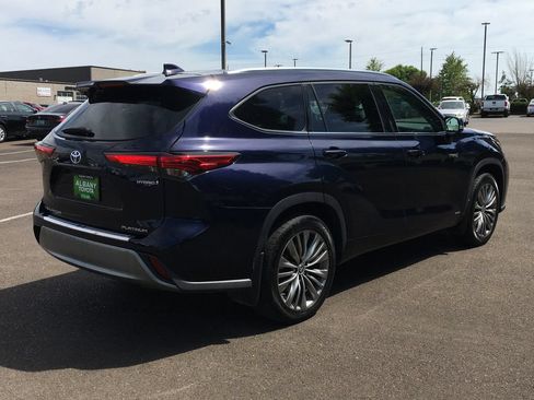 Used 2021 Toyota Highlander Platinum AWD/4WD image 8