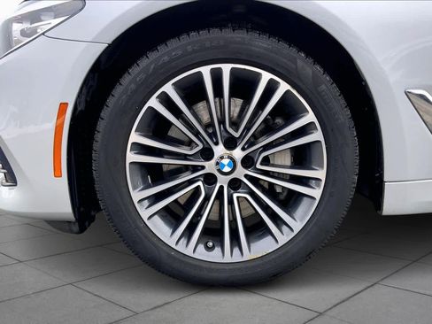 Used 2018 BMW 530i xDrive image 10