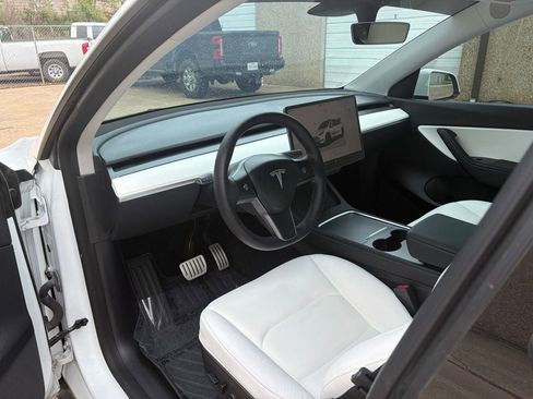 Used 2022 Tesla Model Y Performance AWD/4WD image 27