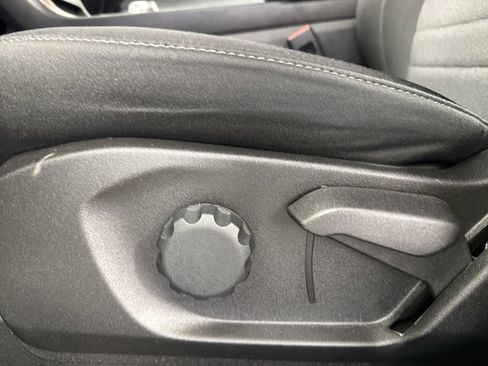 Used 2023 Ford Edge SE image 20