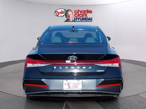New 2026 Hyundai Elantra Limited FWD image 4