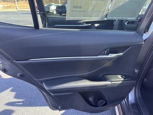 Used 2018 Toyota Camry XSE image 14