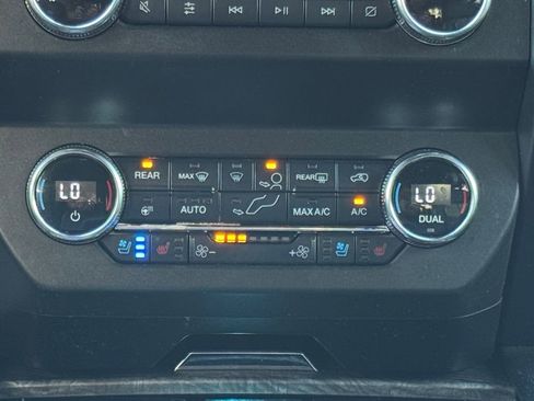 Used 2020 Ford Expedition Limited w/ Equipment Group 301A image 22