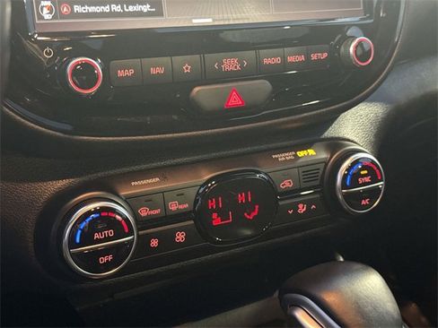 Used 2020 Kia Soul EX image 18