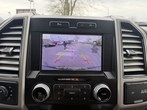 Used 2019 Ford F150 King Ranch w/ Equipment Group 601A Luxury AWD/4WD image 35