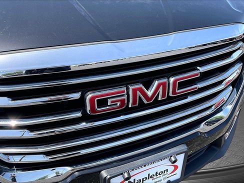 Used 2024 GMC Terrain SLT AWD/4WD image 27