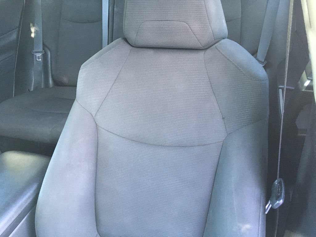 Used 2019 Toyota RAV4 LE w/ Carpet Mat Package AWD/4WD image 22