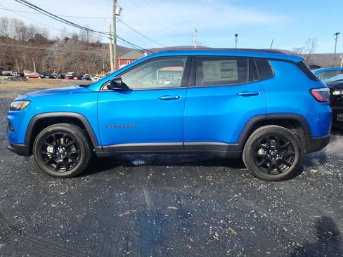 New 2026 Jeep Compass Latitude image 8