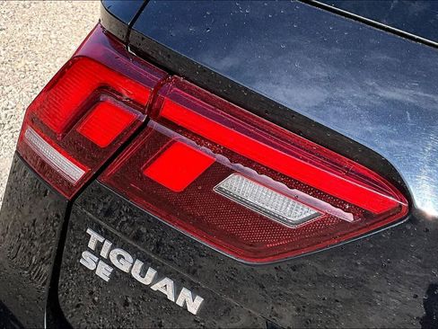 Used 2021 Volkswagen Tiguan SE image 26