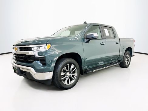 Used 2025 Chevrolet Silverado 1500 LT AWD/4WD image 3