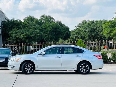 Used 2013 Nissan Altima 2.5 S FWD image 5