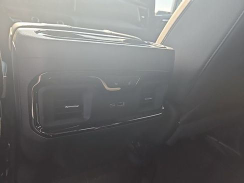 Used 2024 GMC Sierra 2500 AT4 w/ AT4 Preferred Package image 28