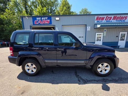 Used 2012 Jeep Liberty Sport AWD/4WD image 4
