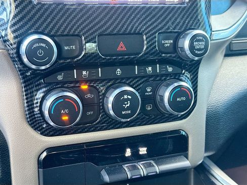 Used 2020 RAM 1500 Laramie RWD image 17