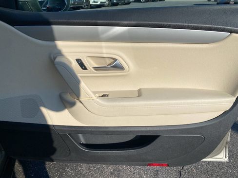 Used 2011 Volkswagen CC Sport image 31