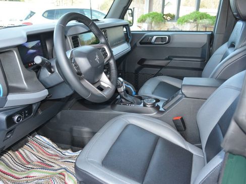 Used 2024 Ford Bronco Black Diamond image 12