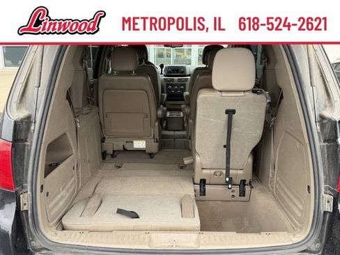 Used 2012 Volkswagen Routan SE image 10