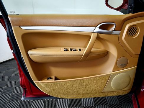 Used 2008 Porsche Cayenne GTS image 17