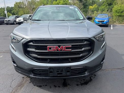 Used 2021 GMC Terrain SLT w/ Elevation Edition FWD image 2