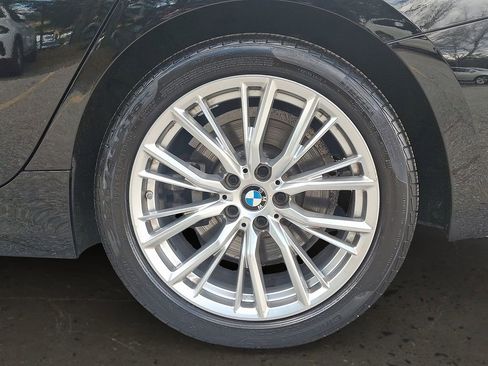 Certified 2023 BMW 330i xDrive Sedan w/ Convenience Package image 9