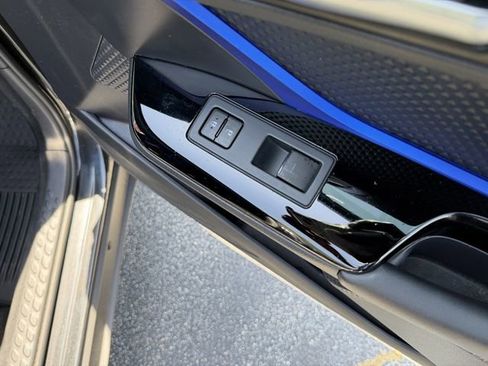 Used 2021 Toyota C-HR XLE FWD image 31