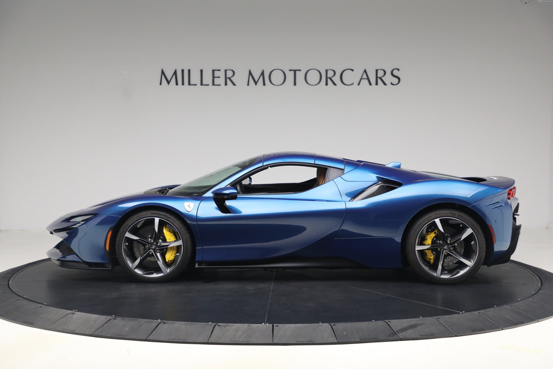Used 2024 Ferrari SF90 Spider AWD/4WD image 31