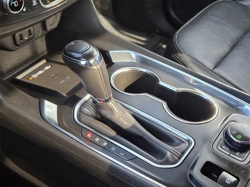 Used 2019 Chevrolet Traverse Premier image 9