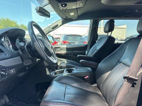 Used 2017 Dodge Grand Caravan GT FWD image 14