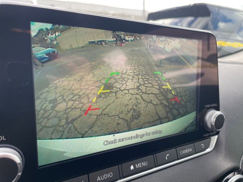 Used 2025 Nissan Sentra SV image 17