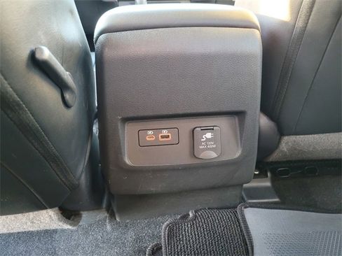 Used 2022 Nissan Frontier PRO-4X w/ Pro-4X Premium Package image 17