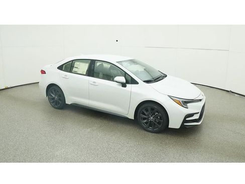 Used 2024 Toyota Corolla SE image 13
