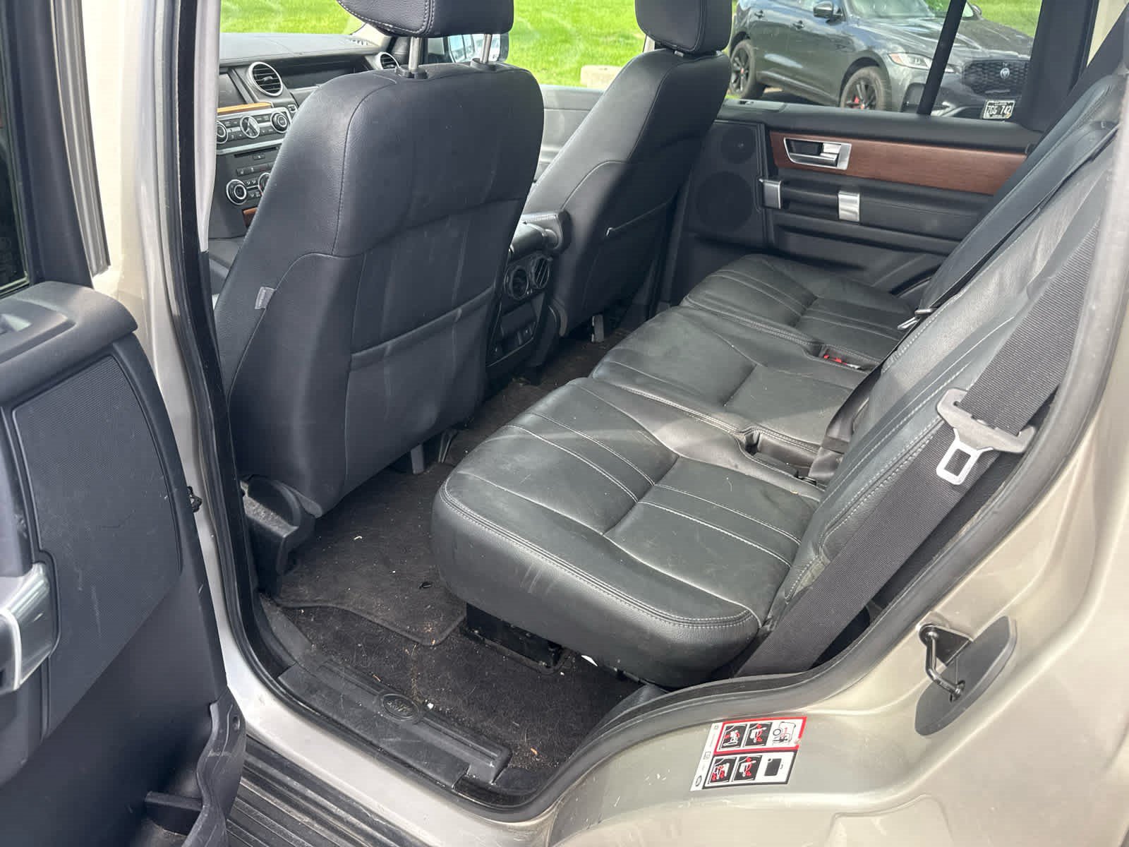 Used 2016 Land Rover LR4 AWD/4WD image 9