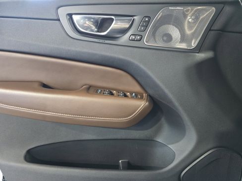 Used 2021 Volvo XC60 T8 Inscription Expression image 12