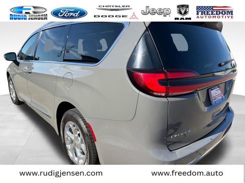 Used 2021 Chrysler Pacifica Limited w/ Premium & Safety Sphere Group AWD/4WD image 3