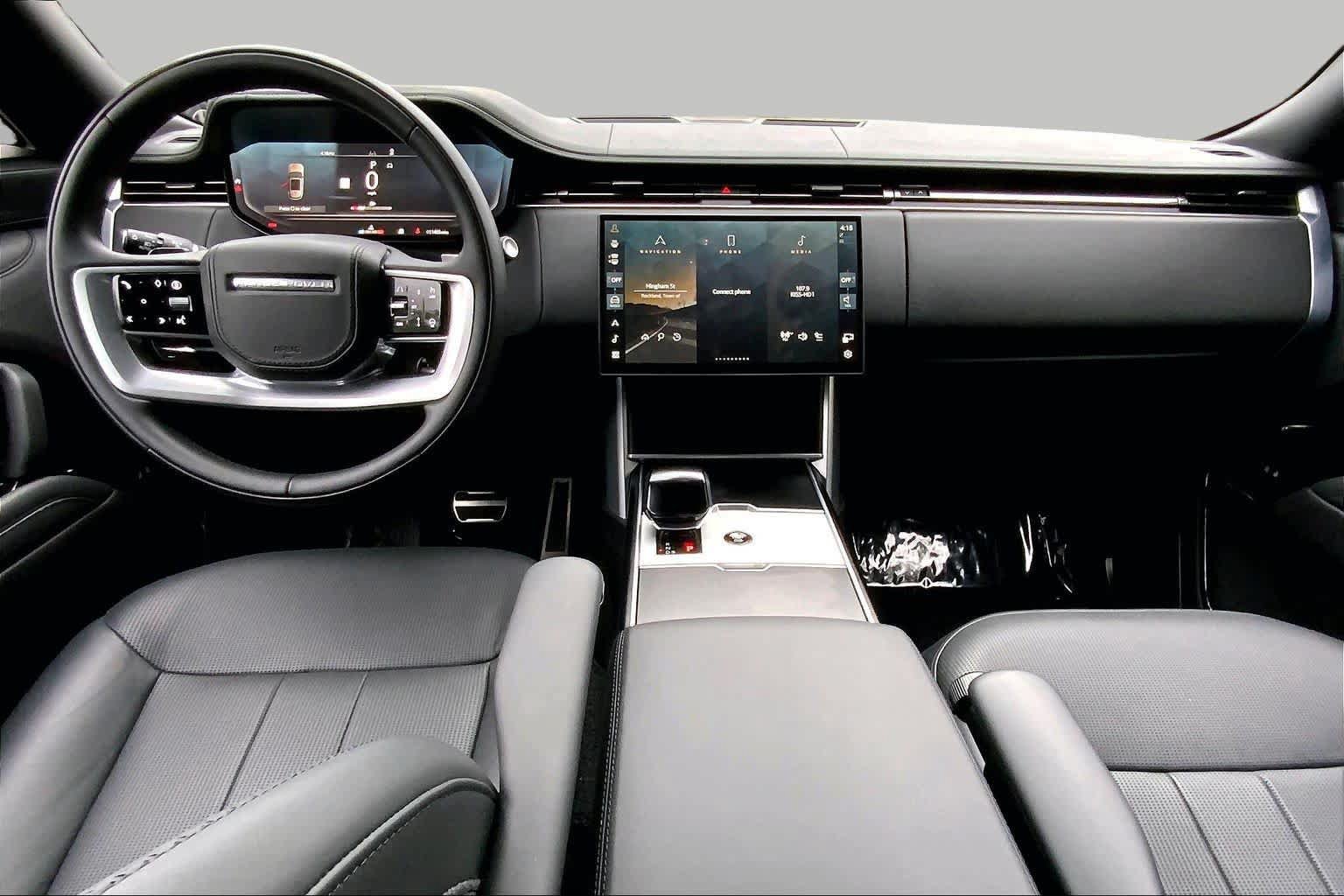 Used 2025 Land Rover Range Rover SV AWD/4WD image 14